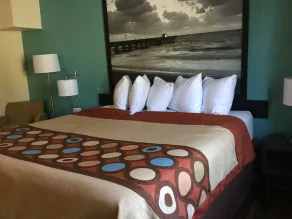 Super8 by Wyndham NEARBY Clearwater St Petersburg International Airport - Chambre