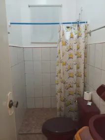 M&E Guesthouse - Baño