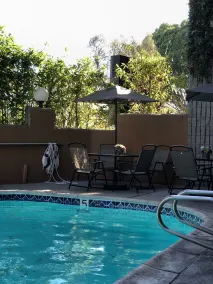 GreenTree Inn & Suites Los Angeles - Alhambra - Pasadena - Piscine