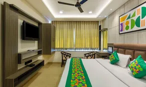 Treebo Bombay Palace - Room