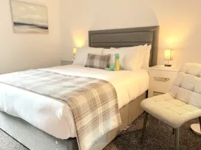 Loch Ness Gatehouse Apartments - Room