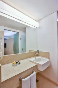Manhattan Plaza - Room
