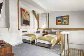 SuperB Luxury Suites - Room