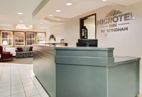 Microtel Inn & Suites by Wyndham Joplin - Hall