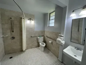 Castillo Inn - Bathroom