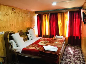 Hotel Glacier Heights - Room