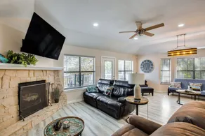 300 Feet to Lake Texoma: Modern Home w/ Deck! - Interiør