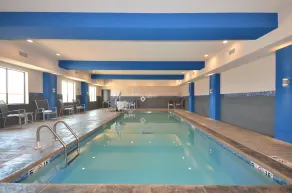Holiday Inn Express & Suites Oklahoma City Mid - Arpt Area by IHG - Piscine
