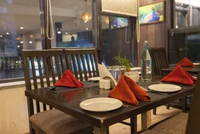 Pride Biznotel Alkapuri Near Vadodara Airport - Restaurant