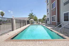 Microtel Inn & Suites by Wyndham Houston - Basseng