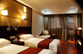 Seventh Heaven Hotel - Room