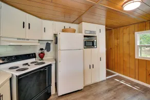 Waterfront Royal Home w/ Dock & Patio! - Innenbereich