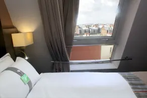 Holiday Inn Paris Montmartre by IHG - Vue de la chambre