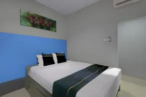 Hotel O Guesthouse Syariah - Room