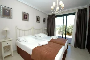 Montemares Golf Luxury Villas & Apartments at La Manga Club - Chambre