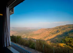 Treebo Raval Resort with Valley View - Room