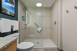 Drury Plaza Hotel Daytona Speedway - Badezimmer