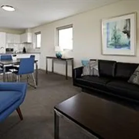 Baileys Serviced Apartments - Room