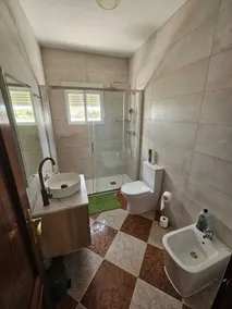 Charming 3-Bedroom Apartment in Scenic Malaga - Badeværelse