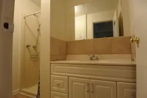 Black Rooster Guesthouse - Bathroom