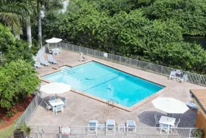 Days Inn by Wyndham Fort Lauderdale-Oakland Park Airport N - Pool