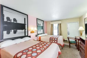 Super 8 by Wyndham Statesboro - Chambre