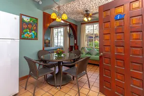 Blue Tang Inn - Beachfront Suites and Pool - Room