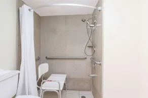 Days Inn by Wyndham Fort Myers - Salle de bain