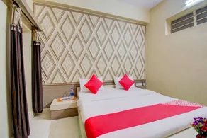 OYO 24838 Hotel Neelam - Zimmer