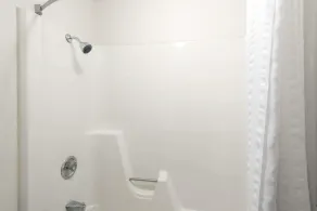 Super 8 by Wyndham White River Junction - Salle de bain