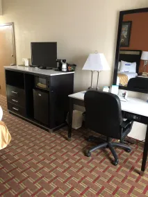 Baymont by Wyndham Cincinnati Sharonville - Chambre