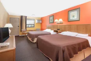 Howard Johnson by Wyndham Niagara Falls - Chambre