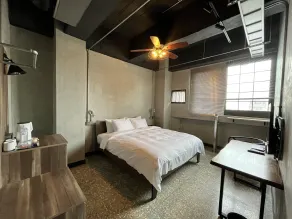 The Retro Tai-Pan - Room