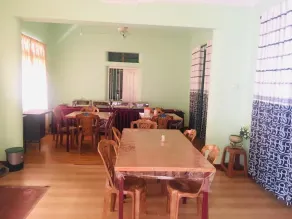 Umaya Rest Inn - Restaurant