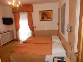 Hotel Montana - Room