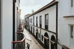 NINE DOTS Azorean Art Boutique Hotel - Vue de la chambre