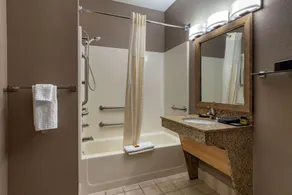 Best Western Plus Chelsea Hotel - Bathroom