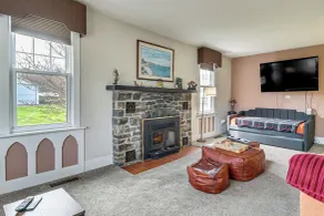 Private Lake, Hot Tub & Sauna: Poconos Retreat - Interiör