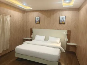 FabHotel Natures Crown Resort - Zimmer