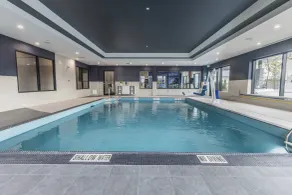 Holiday Inn Express & Suites Toronto Airport South by IHG - Piscine