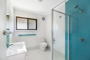 Chalet by the Sea, 10 Pelican Street, Peregian Beach - Badeværelse