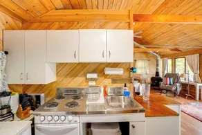Waterfront Berkshires Studio w/ Dock on Goose Pond - Interiør