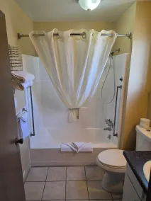 Anchor Pointe Inn & Suites - Bad