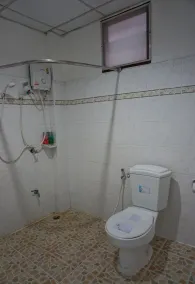 Kasarin Court - Bathroom