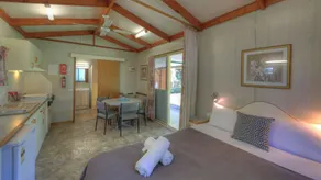 Colac Colac Caravan Park - G'day Park - Room
