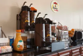 Super 8 by Wyndham Rahway/Newark - Restaurant
