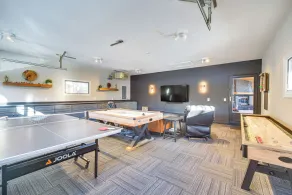 Boat Dock, Full Gym: Waterfront Nelson Lake Gem! - Interiör