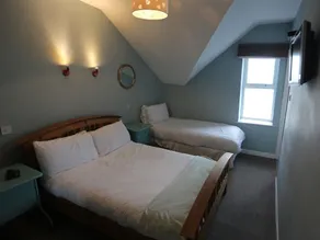 Rolling Wave Guesthouse - Room