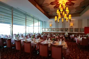 Sky Tower Deluxe Hotel - Restaurant