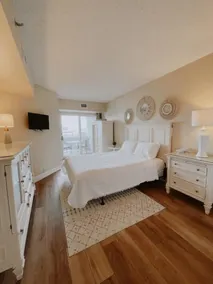 Watson's Regency Suites - Chambre